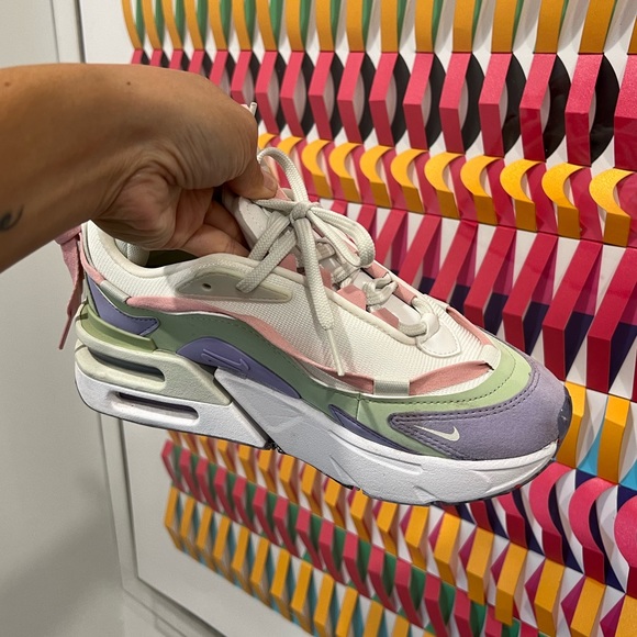 Worn Once Women's 6.5 Nike Air Furyosa - Picture 5 of 9